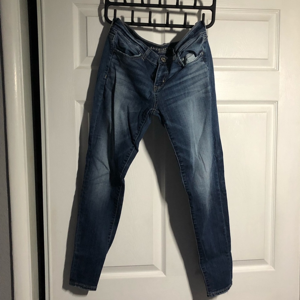 American Eagle Medium/Dark Wash Jegging 6 SHORT